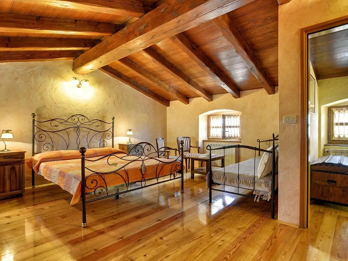 Rustic Holiday Home In Valtura With Swimming Pool